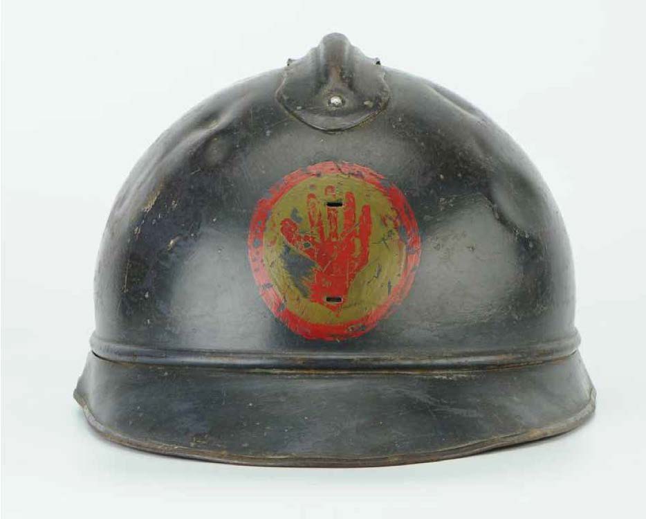 French Adrian Helmut
Serving with the French Army
meant that the Massachusetts
men in Company L and
the 372nd Regiment had to
exchange their American
weapons and uniforms
for French rifles and
equipment.